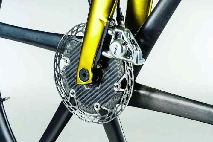 Noble character: the configurator offers a choice of high-quality components. The test bike is fitted with time trial discs from Carbon-Ti, which were originally developed for Tadej Pogačar's World Tour team.