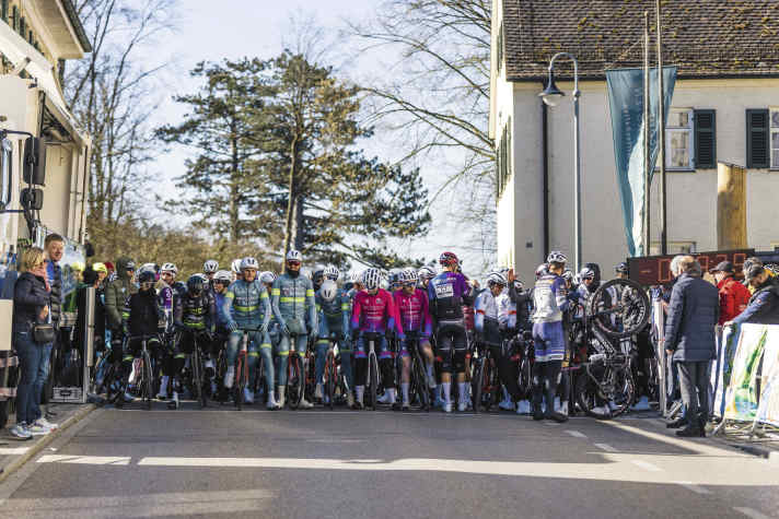 Starting grid - The elite are ready for the race on Zusmarshausen's main street
