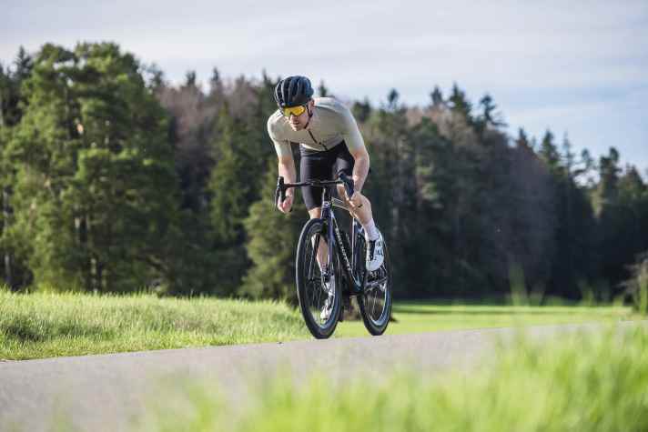 Benotti montre de manière impressionnante à quel point les roues influencent le caractère d'un vélo.