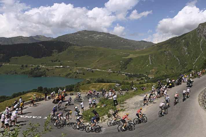 Showpiece - Ascent over the Cormet de Roseland to Courchevel