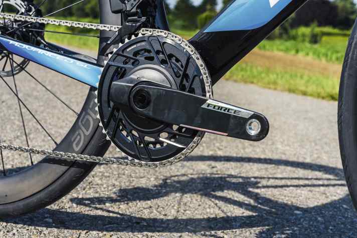 Compromise - The two chainrings can only be changed as a unit. In contrast to the Red, however, the power meter does not have to be replaced at the same time