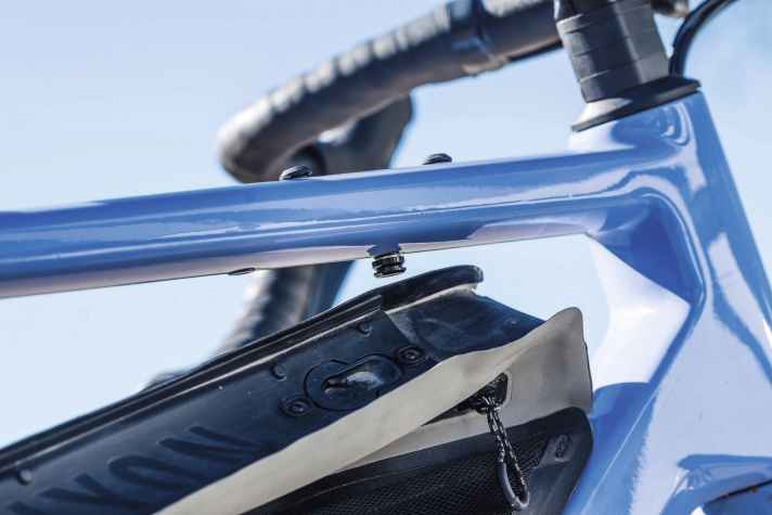 The optional frame bag fits almost automatically on the down tube