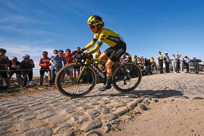 Vielseitig: Pauline Ferrand-Prévot startete mit einem überlegenen Solo-Sieg bei Paris-Roubaix erfolgreich in ihr Comeback im Straßenradsport.