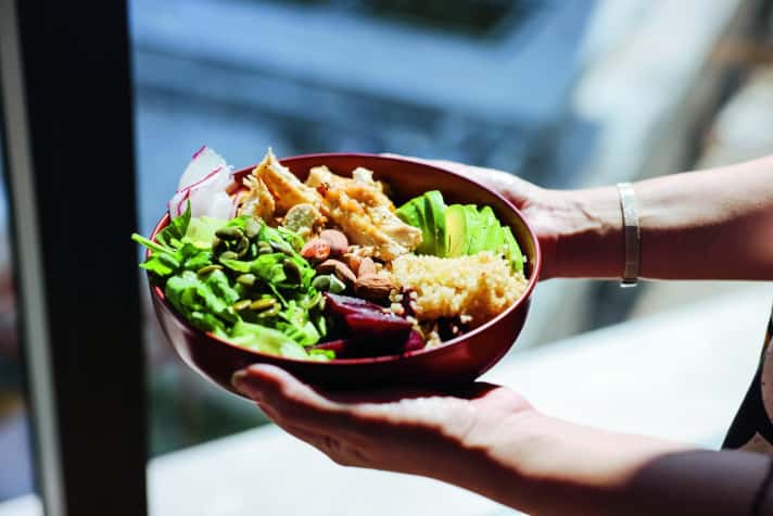 Better pure: Natural and unprocessed foods fill you up better than convenient ready-made products.