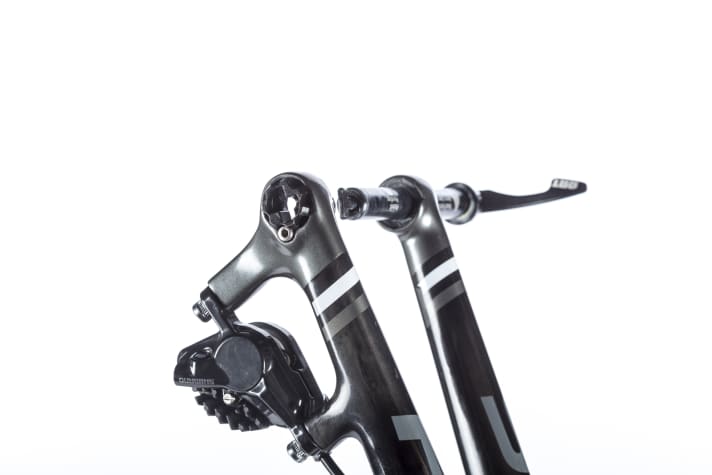   Mit den Scheibenbremsen halten auch Steckachsen beim Rennrad Einzug.