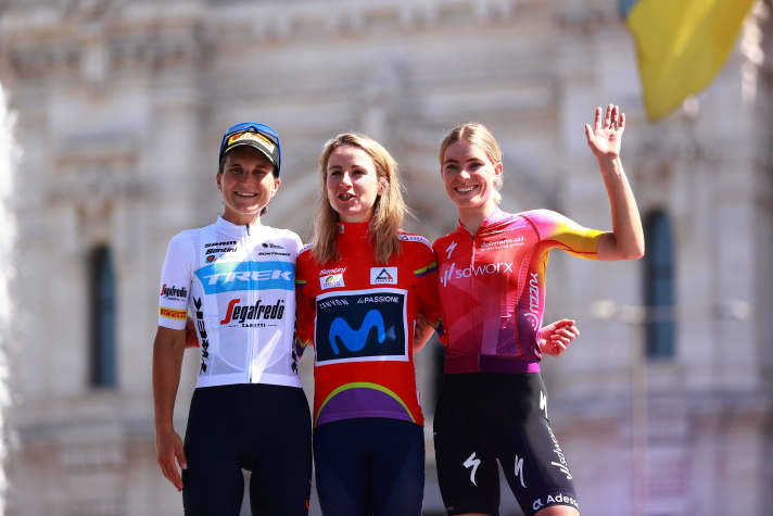 The podium of the women's Vuelta (from left to right): Elisa Longo Borghini, Annemiek Van Vleuten and Demi Vollering