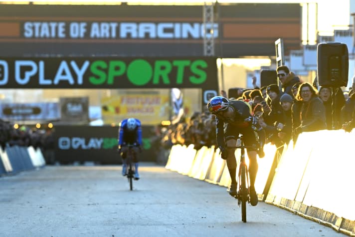 Wout van Aert defeated Mathieu van der Poel at the Superprestige in Zolder 
