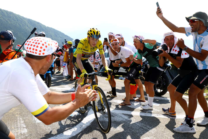 Jonas Vingegaard on the way to Hautacam