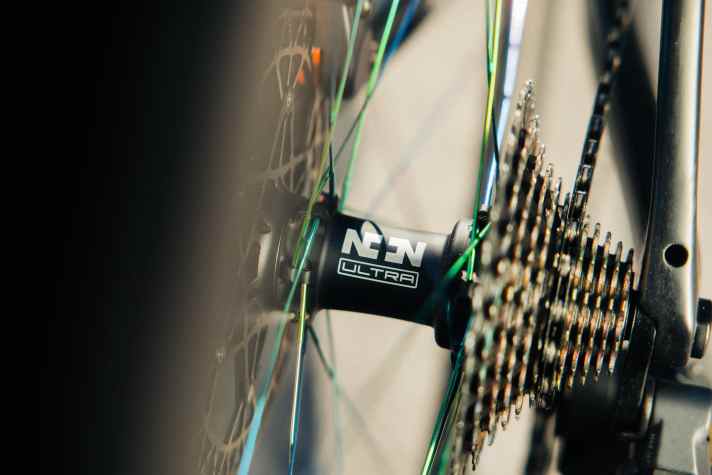 NonPlus Components Ultra: Super light hub set for gravel and road | BIKE