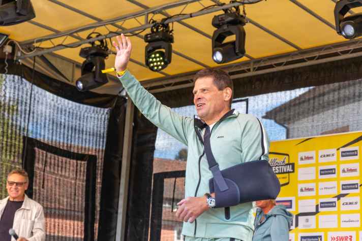 Jan Ullrich was somewhat restricted in his freedom of movement after an accident in which he was taken from the right of way.