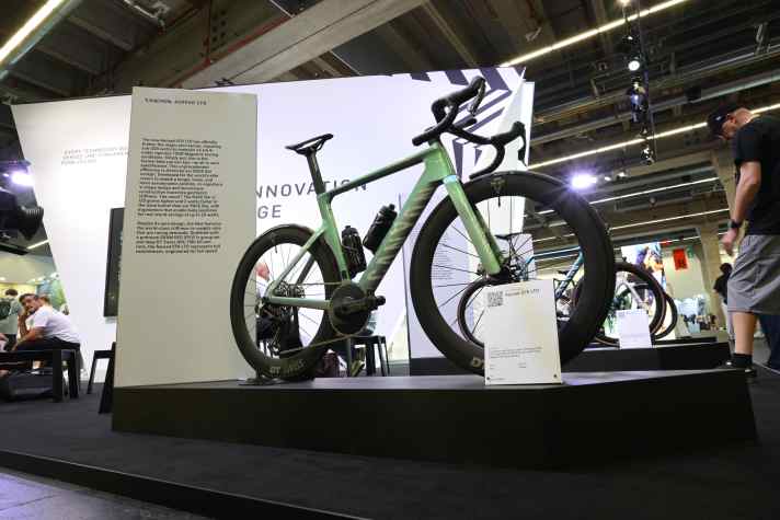 Really fast: the Canyon Aeroad CFR LTD proved this during TOUR’s wind tunnel tests.