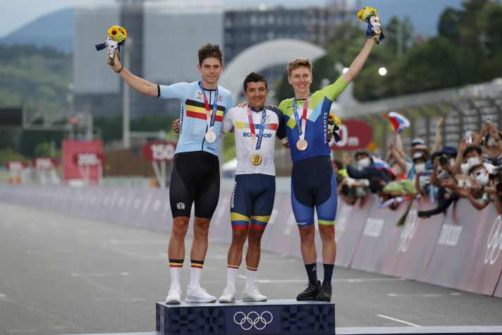 The Tokyo 2021 medallists in the men's road race - Gold: Richard Carapaz (Ecuador), Silver: Wout van Aert (Belgium), Bronze: Tadej Pogacar (Slovenia)