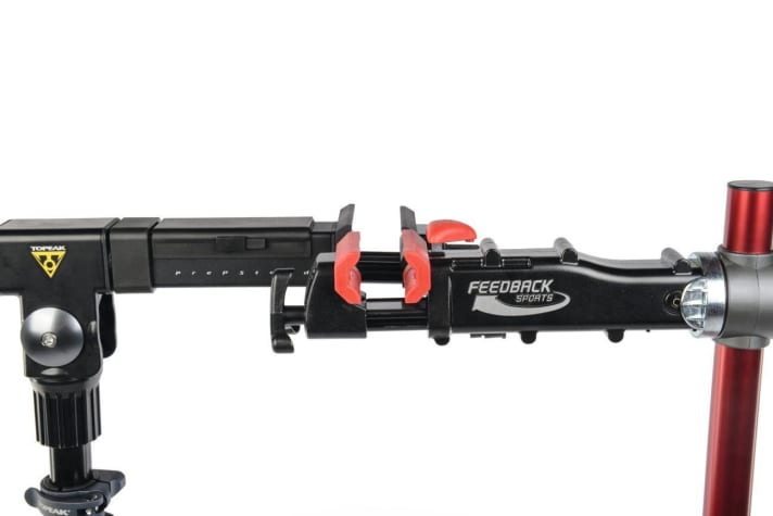 Achtung, Quetschgefahr! Klemmklauen müssen vorsichtig bedient werden