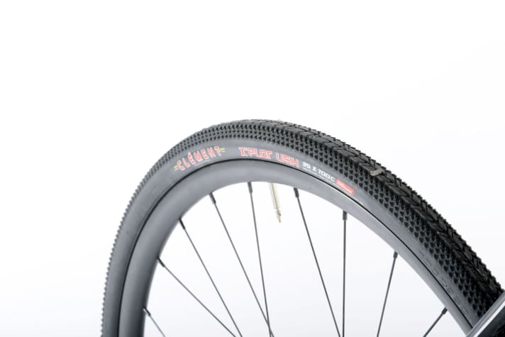   Norco Search: Lightly profiled cross tyres are a good choice for gravel bikes.