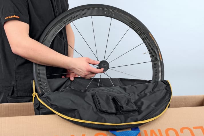 Racing bike packing