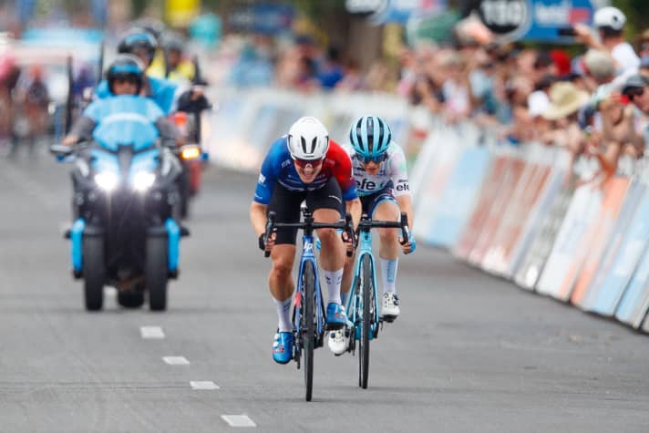 Grace Brown (front) won the women's Tour Down Under in 2023 ahead of Amanda Spratt (back). It's quite possible that this duo will set the tone again this year