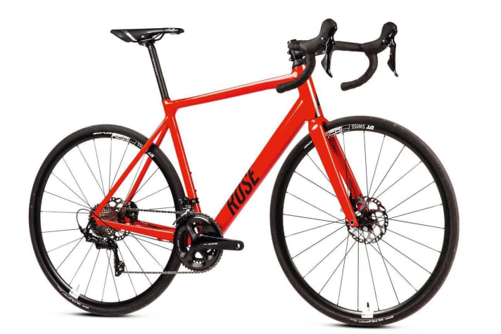   <a href="https://www.awin1.com/cread.php?awinmid=11768&awinaffid=471469&clickref=T+Rose+Pro+SL+Disc&ued=https%3A%2F%2Fwww.rosebikes.de%2Frose-pro-sl-disc-105-2693207%3Fproduct_shape%3Dmandarin%2Bred" target="_blank" rel="noopener noreferrer">ROSE Pro SL Disc - €1,599</a>*