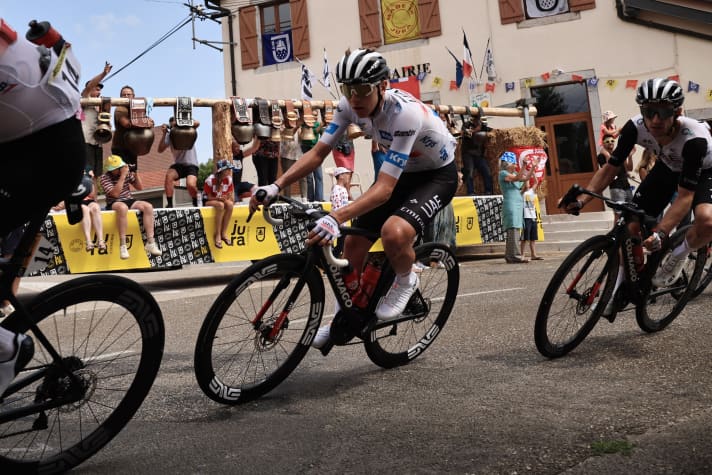 Tadej Pogacar und seine Mannschaftskollegen von UAE Team Emirates fuhren bei der Tour de France mit Enve-Laufrädern