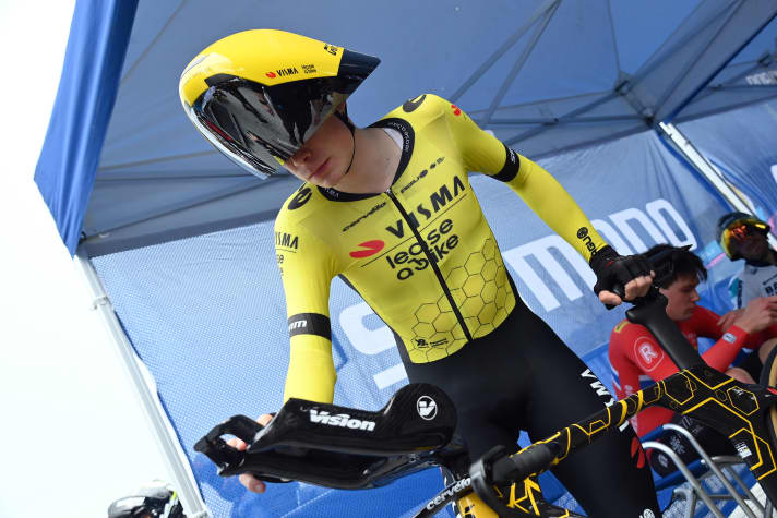 Jonas Vingegaard with his new time trial helmet