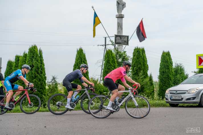 Crossing the town at Granfondo Ukraine