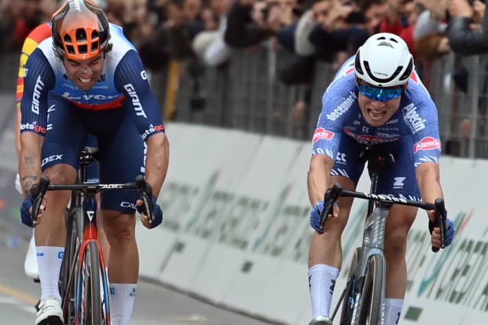Michael Matthews unterlag im Sprint von Mailand-San Remo hauchdünn Jasper Philipsen, lieferte aber dennoch eine starke Vorstellung ab.