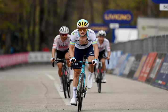 Beim Abruzzen-Giro genau einen Monat vor der 8. Giro-Etappe siegte Alexey Lutsenko in Prati di Tivo.