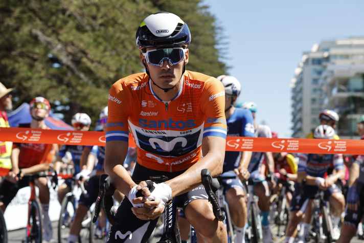 Javier Romo weiß wie es sich anfühlt bei der Tour Down Under das Führungstrikot zu tragen