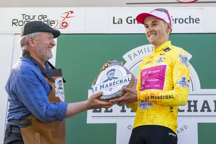 Alex Baudin (EF Education - EasyPost) est le nouveau leader du Tour.