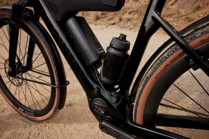 Das Canyon Grizl:ON ist mit kompaktem Bosch SX Antrieb ausgestattet. Die 400 Wh-Akkukapazität lässt sich mit dem 250 Wh Range Extender auf 650 Wh erweitern.