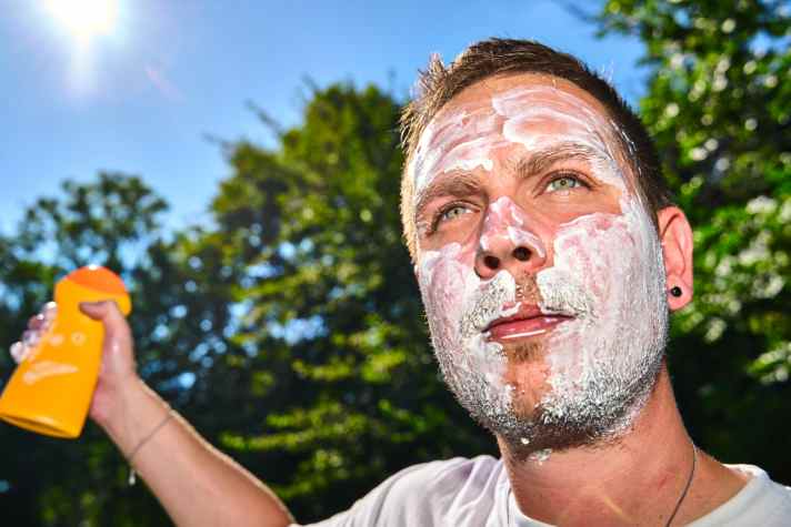 Wie viel Sonnencreme darf es sein?