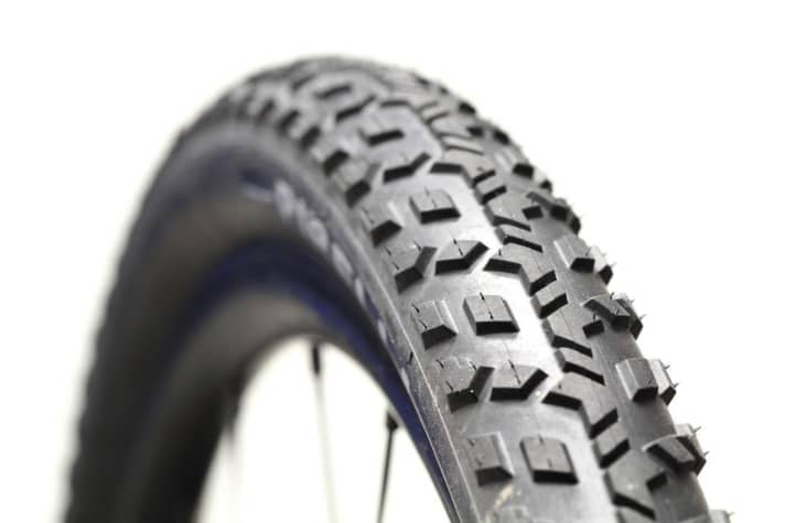 Models such as Pirelli's Cinturato Gravel M have a coarse-tread pattern and are experts on soft surfaces, such as forest tracks, sandy sections or narrow trails.