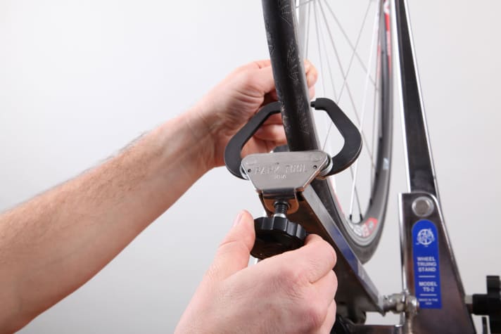   In wenigen Schritten zum ruhigen Laufrad – TOUR zeigt Ihnen wie es geht.