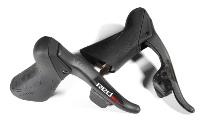   Schaltung Sram eTap: Die leichten Griffe haben einen markanten Druckpunkt.