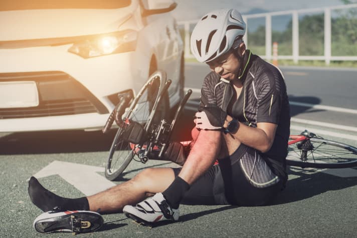 Pour couvrir les accidents pendant les camps d'entraînement, il est recommandé de souscrire une assurance maladie de voyage supplémentaire.