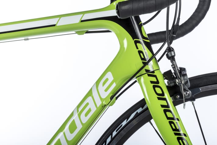   External brake and shift cables make servicing easier.
