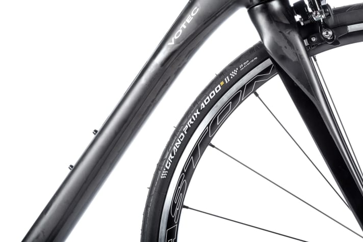   Votec : De superbes roues avec des pneus haut de gamme sont le point fort de l'équipement