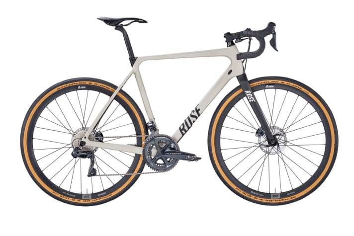   Le ROSE Backroad avec transmission Shimano Ultegra Di2 coûte 3.199 euros.