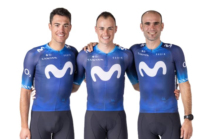 Albert Torres, Enric Mas und Lluis Mas zeigen das neue Movistar-Trikot 