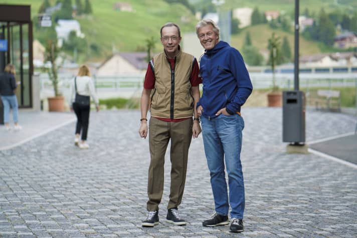 Bernhard Russi (à droite) avec l'auteur de voyages TOUR Jörg Wenzel