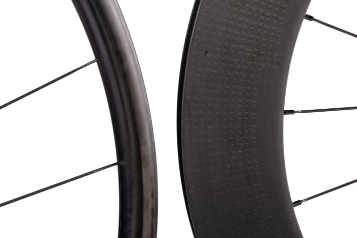 The rim height characterises the look and riding characteristics of the wheel