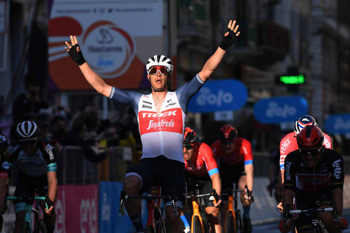 Zieleinfahrt von Jasper Stuyven (Belgien, Team Trek - Segafredo)