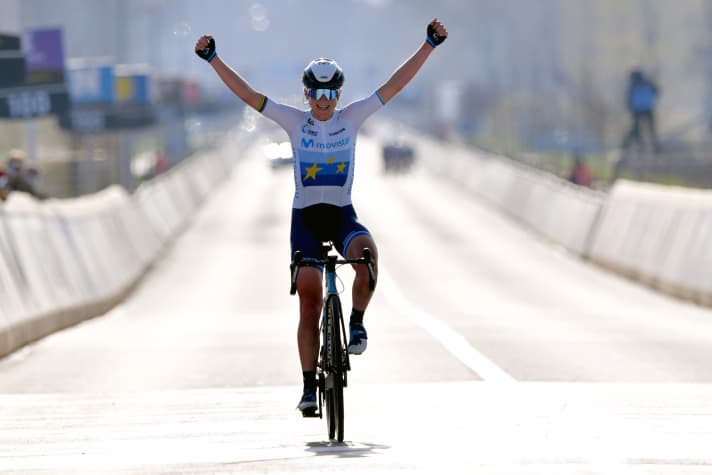 Annemiek van Vleuten (NL), Team Movistar remporte le 18ème Tour des Flandres féminin en 2021