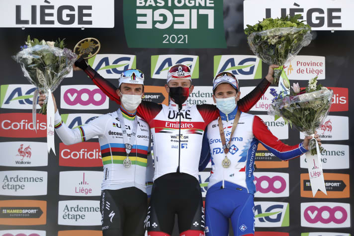 In 2021, the Slovenian Tadej Pogacar won in Liège ahead of the two Frenchmen Julian Alaphilippe (left) and David Gaudu (right).