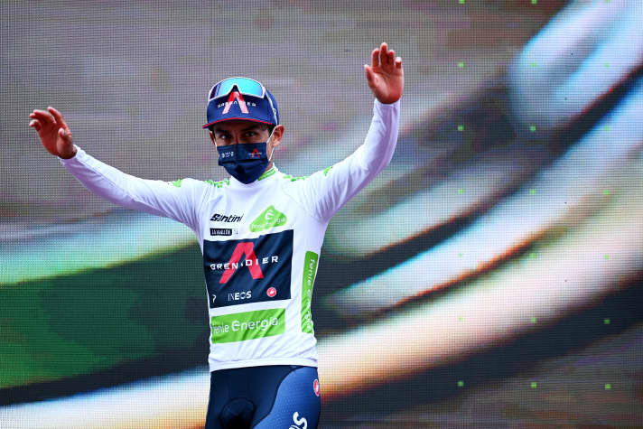 Egan Bernal a porté le maillot blanc lors de la Vuelta 2021