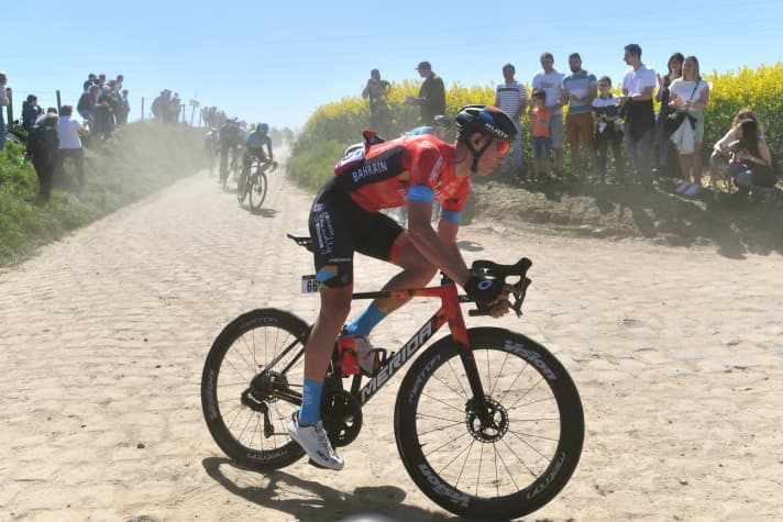 Dylan Teuns auf einem Merida Scultura Team