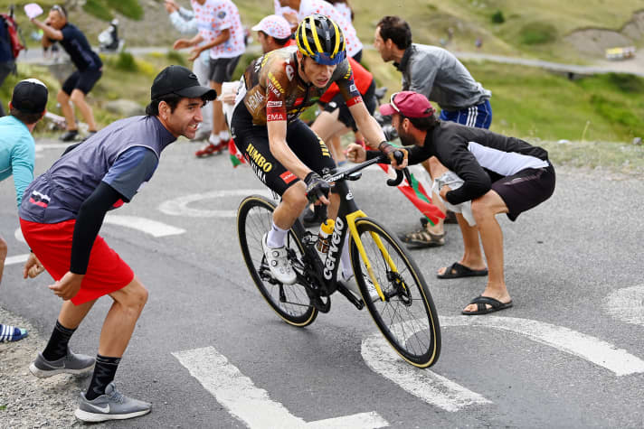 Jonas Vingegaard on his way to the yellow jersey