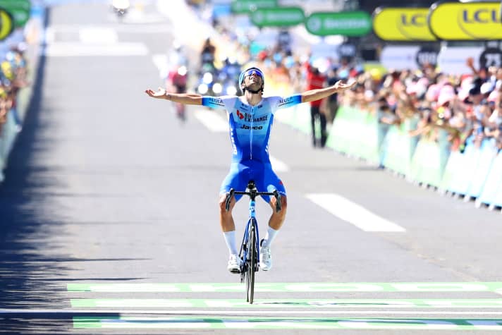 Michael Matthews salue sa victoire d'étape au Tour de France 2022