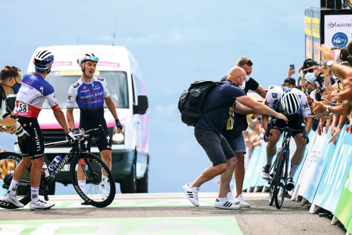 Exhausted on the 17th stage in the Pyrenees - Fabio Jakobsen