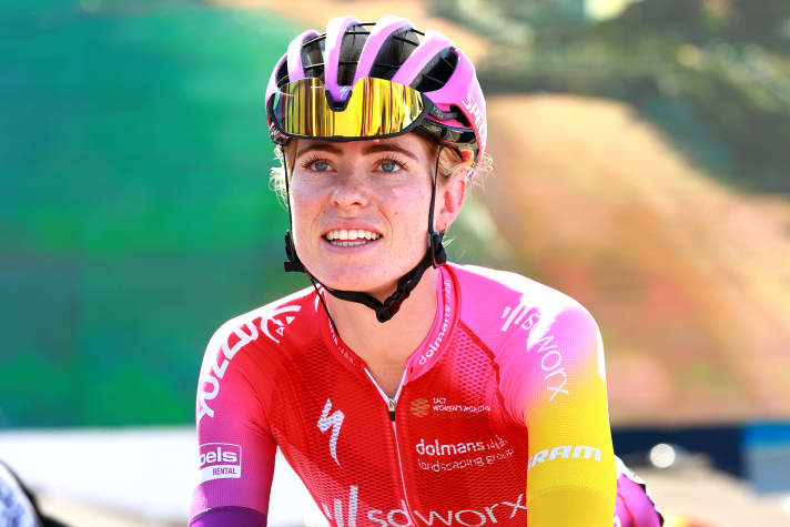 Demi Vollering roule pour l'équipe SD Worx