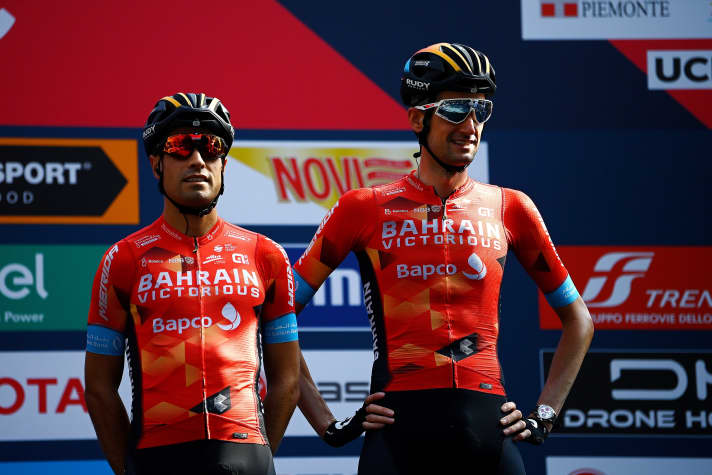A titre de comparaison, voici à quoi ressemblait le maillot de Bahreïn-Victorious en 2022